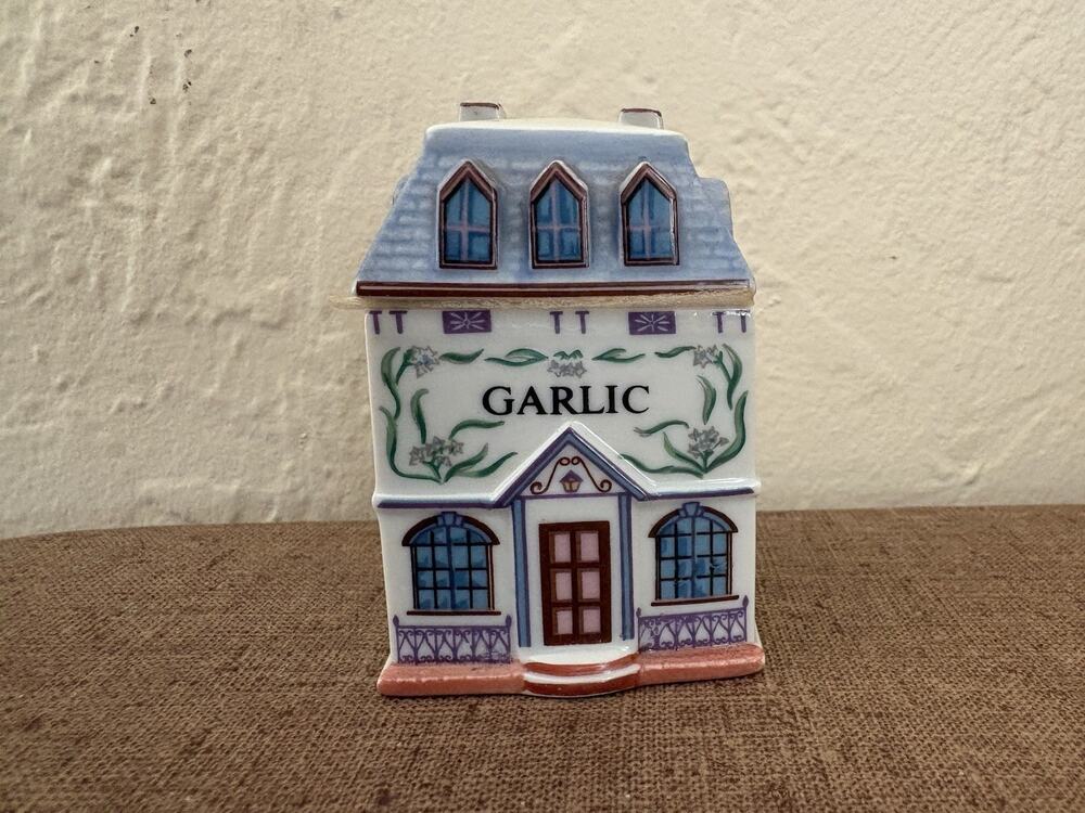 1989 Lenox Spice Village GARLIC Fine Porcelain Victorian House Spice Jar MINT